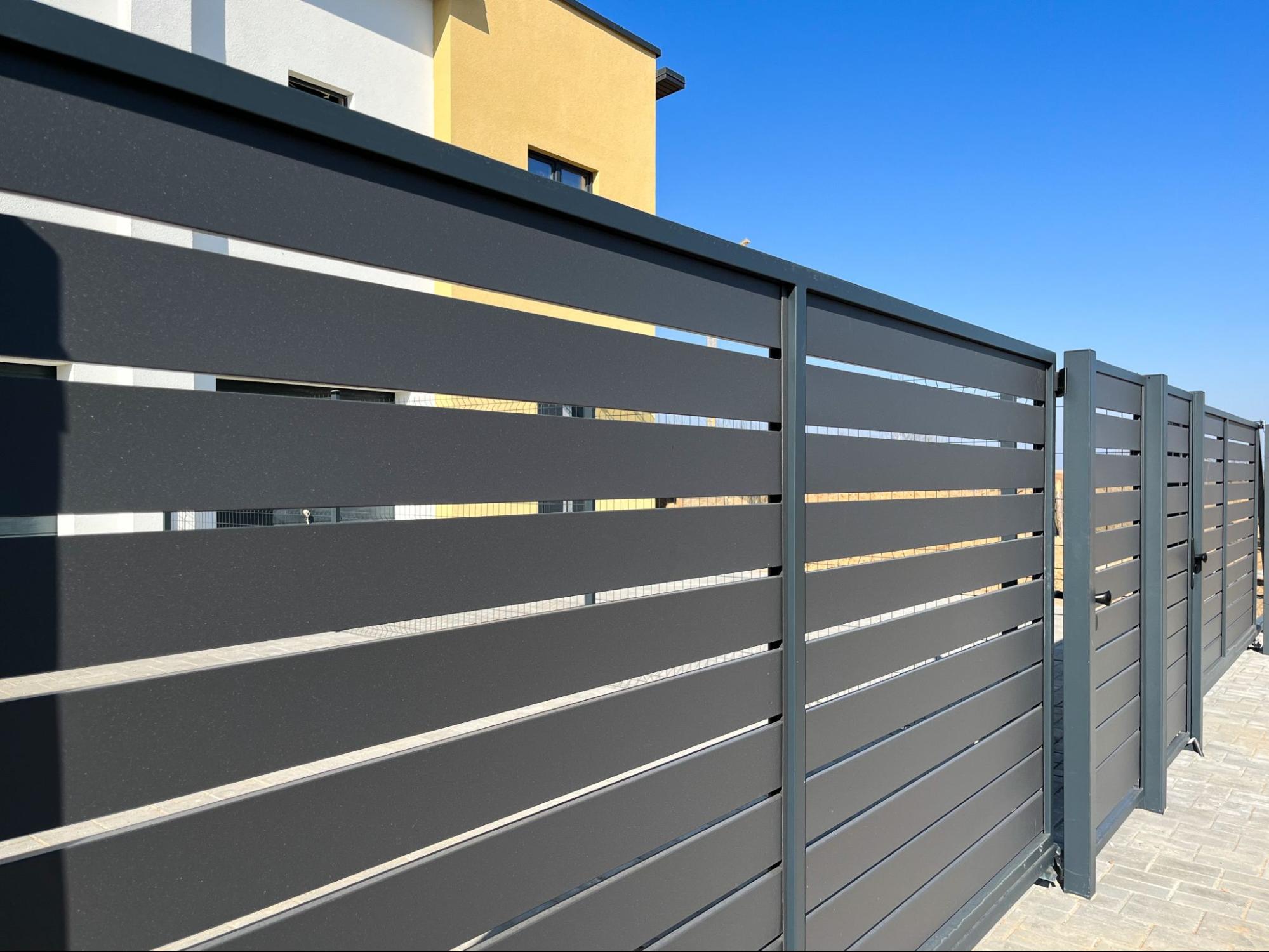 benefits of powder coated fencing